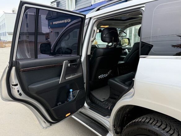 2014 Toyota Land Cruiser 200 Series Рестайлинг 1, серый, 5000000 рублей - вид 10
