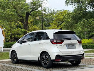 2023 Honda Fit IV Рестайлинг, белый, 1039100 рублей, вид 5