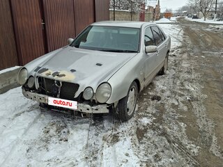 1999 Mercedes-Benz E-Класс 280 II (W210, S210), серебристый, 450000 рублей, вид 1