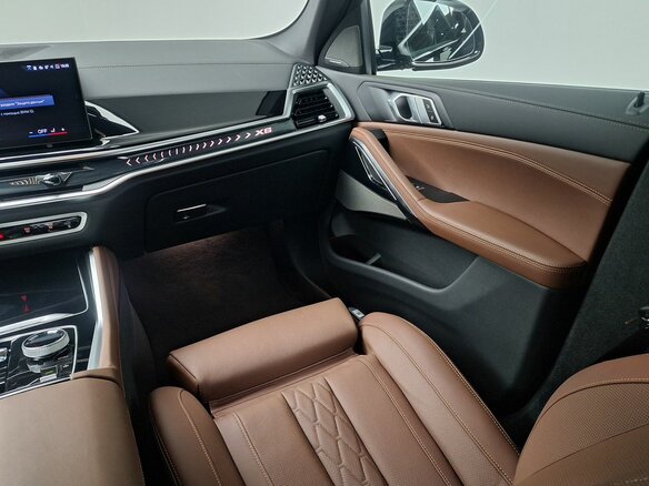 2025 BMW X6 40i III (G06) Рестайлинг, чёрный, 15150000 рублей - вид 8