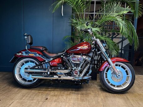 2023 Harley-Davidson Fat Boy, пурпурный, 3550000 рублей, вид 1