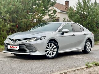 2019 Toyota Camry VIII (XV70), серебристый, 2000000 рублей, вид 1