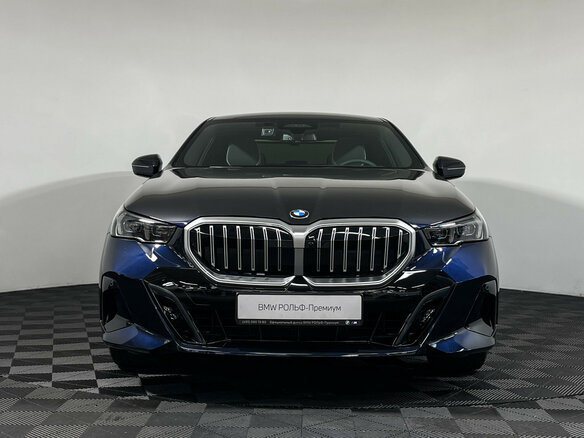 2026 BMW 5 серии 530i xDrive VIII (G60/G61/G68), синий - вид 1