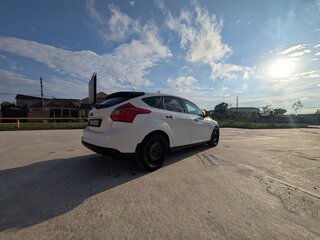 2011 Ford Focus III, белый, 550000 рублей, вид 4