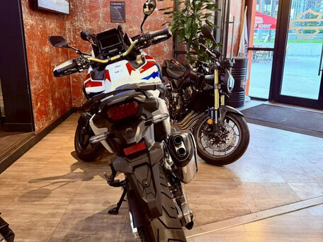 2025 Honda CRF 1100L Africa Twin, белый, 2375000 рублей, вид 4