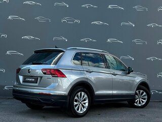 2021 Volkswagen Tiguan II Рестайлинг, серебристый, 3052100 рублей, вид 2