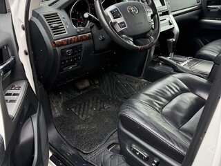 2015 Toyota Land Cruiser 200 Series Рестайлинг 1, белый, 5590000 рублей, вид 5