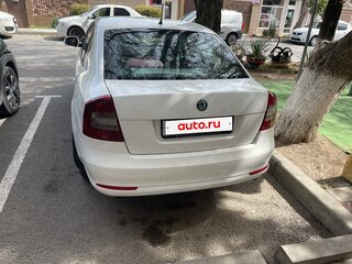 2011 Skoda Octavia II (A5) Рестайлинг, белый, 720000 рублей, вид 3