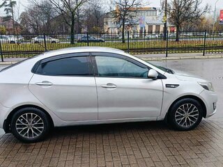 2015 Kia Rio III, серебристый, 480000 рублей, вид 4