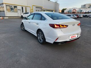 2019 Hyundai Sonata VII (LF) Рестайлинг, белый, 2150000 рублей, вид 4