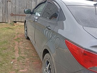 2014 Hyundai Solaris I Рестайлинг, серый, 700000 рублей, вид 5