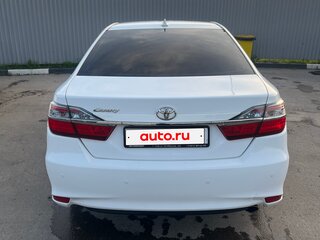 2017 Toyota Camry VII (XV50) Рестайлинг, белый, 1900000 рублей, вид 4