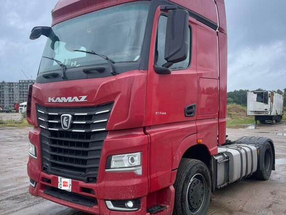 2023 КамАЗ 54901, красный, 3000000 рублей - вид 6