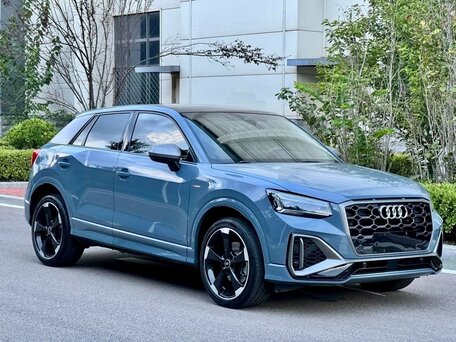 2023 Audi Q2 L 35 TFSI I Рестайлинг, серый, 1951010 рублей, вид 3