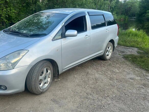 2004 Toyota Wish I, серый, 670000 рублей - вид 2