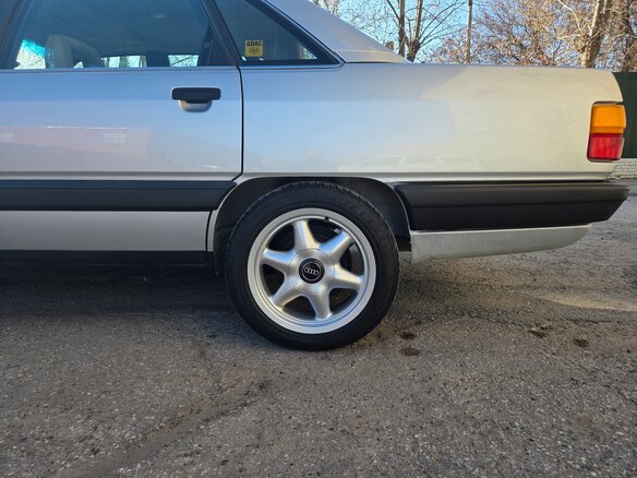 1990 Audi 100 III (C3) Рестайлинг, серебристый, 860000 рублей - вид 10