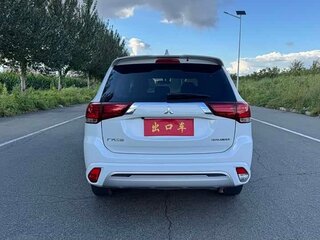 2022 Mitsubishi Outlander III Рестайлинг 3, белый, 2110000 рублей, вид 5