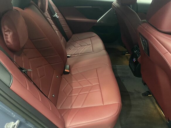 2025 BMW 5 серии Long 530Li xDrive VIII (G60/G61/G68), серый, 8199000 рублей - вид 13