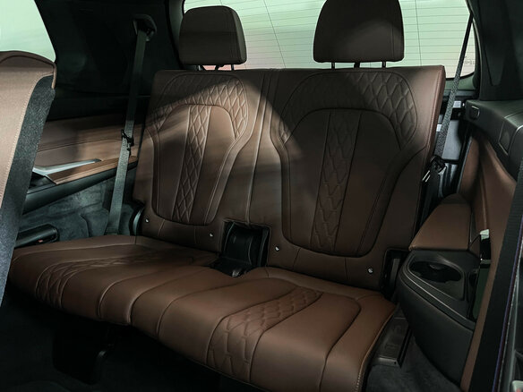 2026 BMW X7 M60i I (G07) Рестайлинг, чёрный, 22500000 рублей - вид 27
