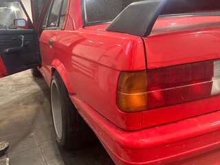 1985 BMW 3 серии 318i II (E30), красный, 750000 рублей, вид 3