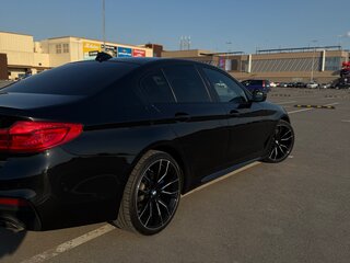 2017 BMW 5 серии 520i VII (G30/G31/G38), чёрный, 2550000 рублей, вид 4