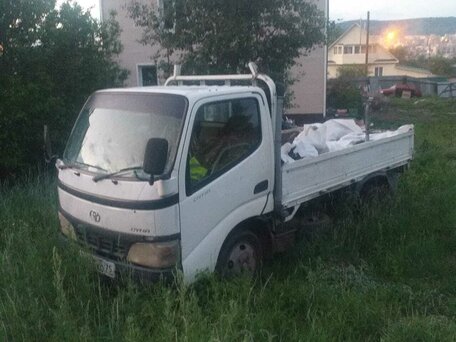 2002 Toyota Dyna, белый, 1600000 рублей, вид 5