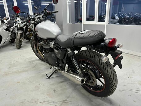 2016 Triumph Street Twin, серебристый, 590000 рублей, вид 5