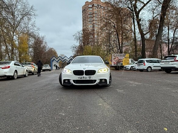 2012 BMW 5 серии 528i xDrive VI (F10/F11/F07), белый, 2190000 рублей - вид 24