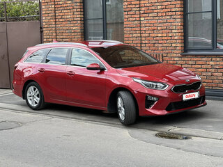 2021 Kia Ceed III, красный, 2000000 рублей, вид 2