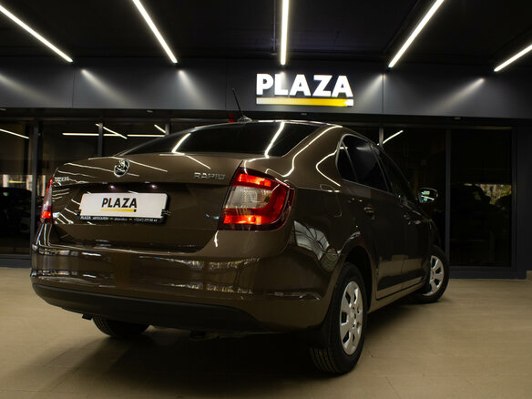 2017 Skoda Rapid I, коричневый, 1125000 рублей - вид 6