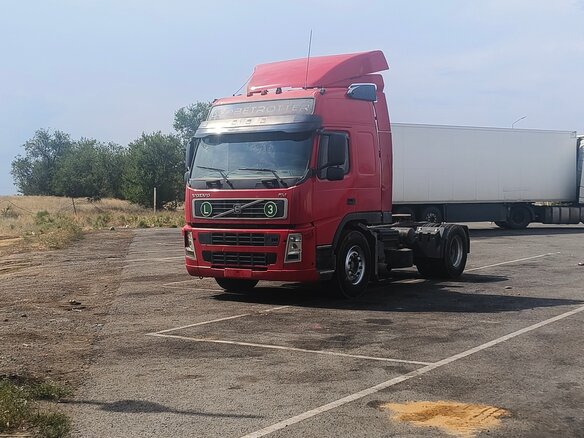 2007 Volvo FM, красный, 2600000 рублей