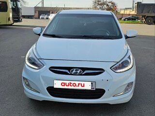 2013 Hyundai Solaris I, белый, 735000 рублей, вид 4