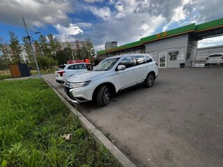 2016 Mitsubishi Outlander III Рестайлинг 2, белый, 1450000 рублей, вид 1