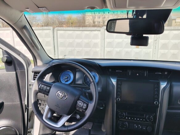 2024 Toyota Fortuner II Рестайлинг, белый, 7200000 рублей - вид 4