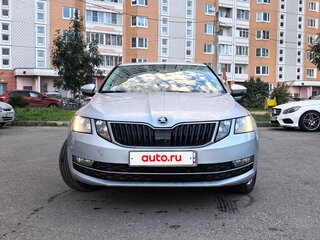 2018 Skoda Octavia III (A7) Рестайлинг, серебристый, 1750000 рублей, вид 1