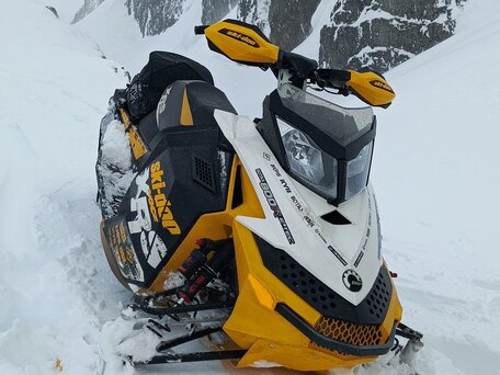 2011 BRP Ski-Doo MXZ X-RS 850, жёлтый, 550000 рублей, вид 1