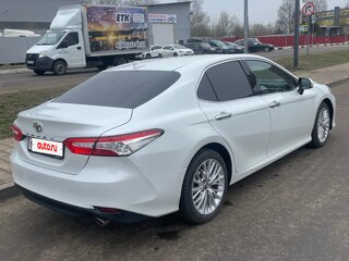 2019 Toyota Camry VIII (XV70), белый, 2420000 рублей, вид 4