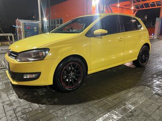 2011 Volkswagen Polo V, жёлтый, 600000 рублей, вид 1