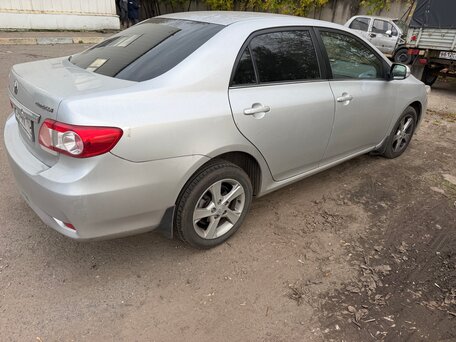 2011 Toyota Corolla X (E140, E150) Рестайлинг, серебристый, 815000 рублей, вид 4