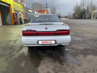 1991 Toyota Vista III (V30), белый, 280000 рублей, вид 3