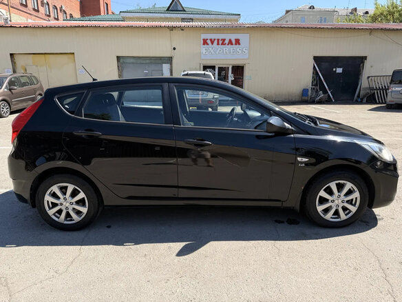 2011 Hyundai Solaris I, чёрный, 890000 рублей - вид 5