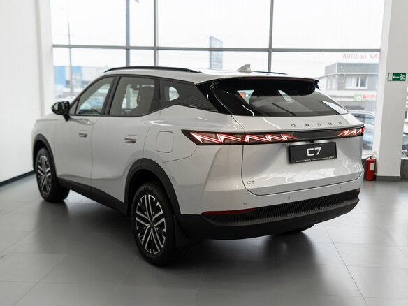 2026 Omoda C7, серебристый, 3299000 рублей - вид 6