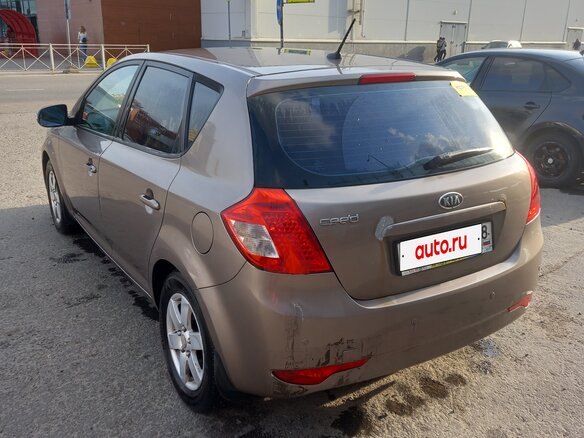 2011 Kia Ceed I Рестайлинг, бежевый, 560000 рублей - вид 3