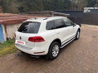 2014 Volkswagen Touareg II, белый, 1599000 рублей, вид 2