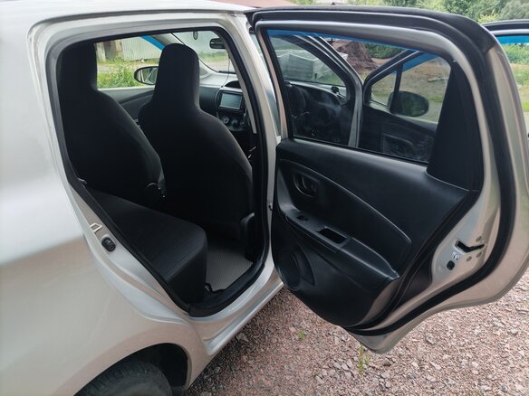 2019 Toyota Vitz III (XP130) Рестайлинг, серый, 860000 рублей - вид 17