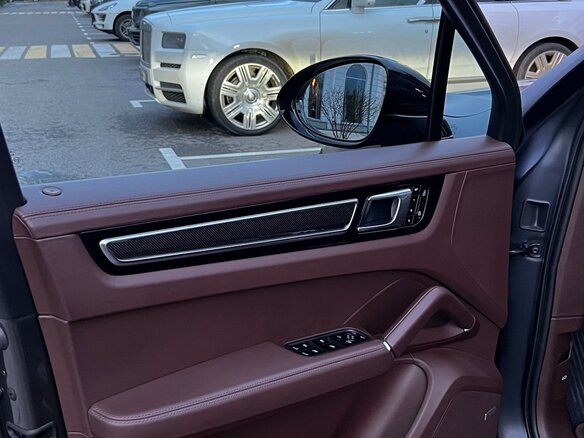 2018 Porsche Cayenne S III, серый, 7900000 рублей - вид 14