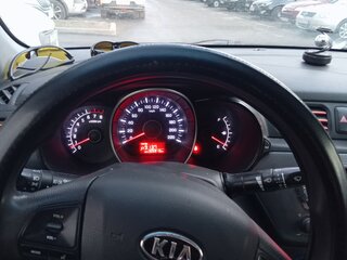 2012 Kia Rio 4-speed III, белый, 700000 рублей, вид 4