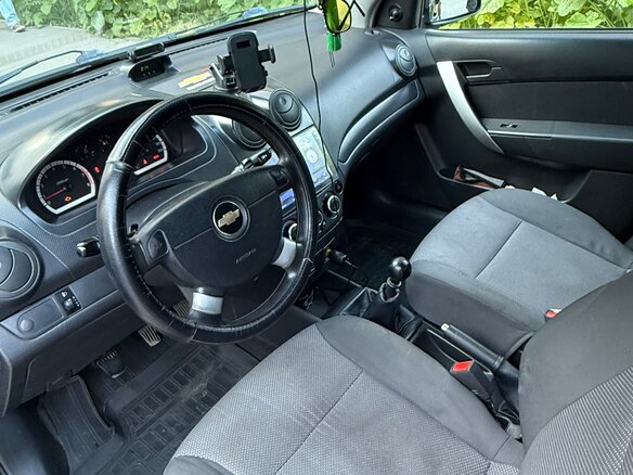 2011 Chevrolet Aveo I Рестайлинг, чёрный, 220000 рублей - вид 5
