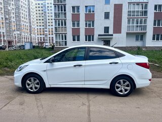 2013 Hyundai Solaris I, белый, 510000 рублей, вид 4