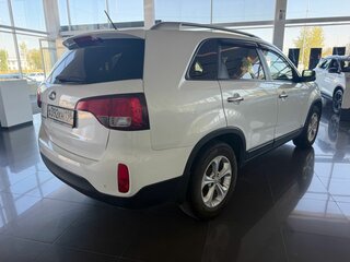 2020 Kia Sorento II Рестайлинг, белый, 2435000 рублей, вид 4